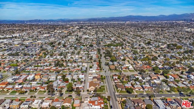 7623 8th Avenue, Los Angeles, CA 90043