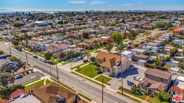 7623 8th Avenue, Los Angeles, CA 90043
