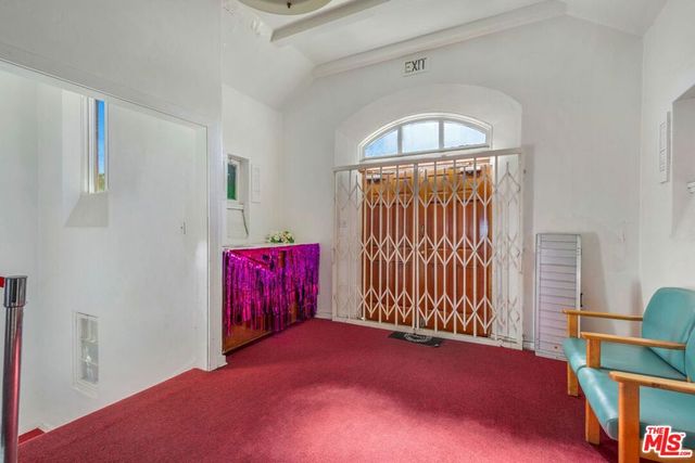 7623 8th Avenue, Los Angeles, CA 90043