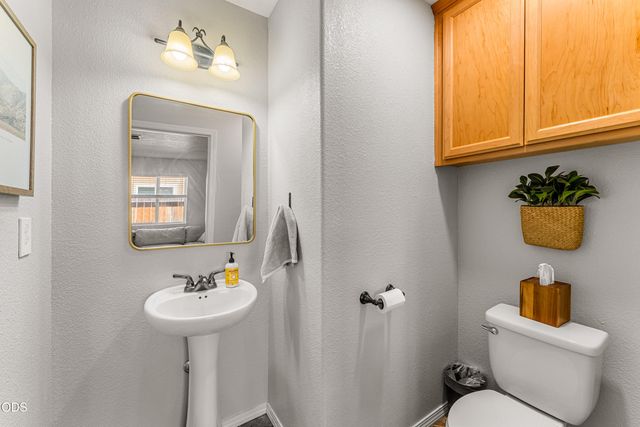 333 SW Bayou Place, Grants Pass, OR 97526