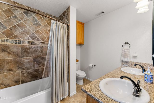 333 SW Bayou Place, Grants Pass, OR 97526