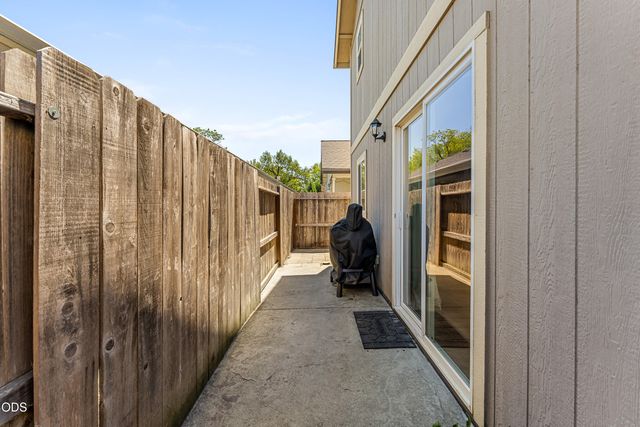 333 SW Bayou Place, Grants Pass, OR 97526