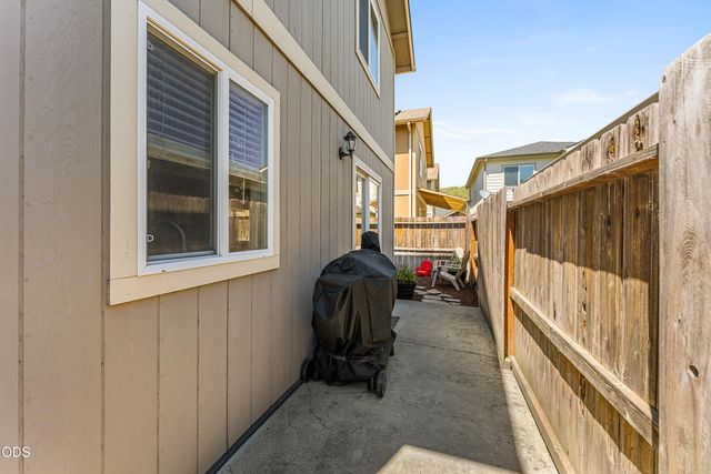 333 SW Bayou Place, Grants Pass, OR 97526