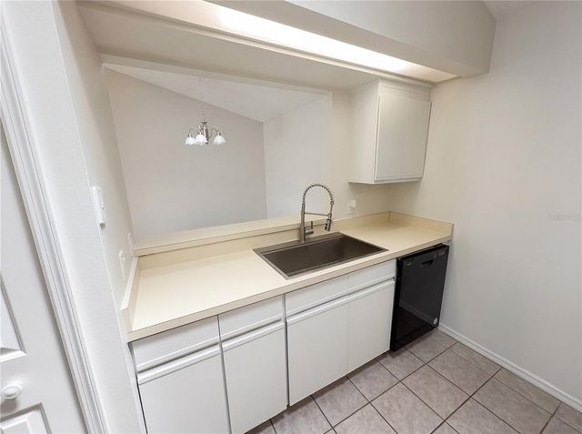 2000 PLAINFIELD DRIVE, Orlando, FL 32812