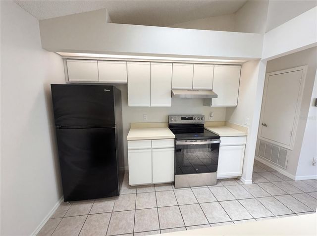 2000 PLAINFIELD DRIVE, Orlando, FL 32812