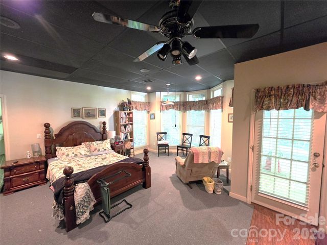 4721 Kuykendall Road, Charlotte, NC 28270