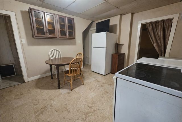 1808 3rd Ave, Beaver Falls, PA 15010
