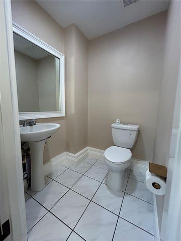 3818 GUNN HIGHWAY 200, Tampa, FL 33618