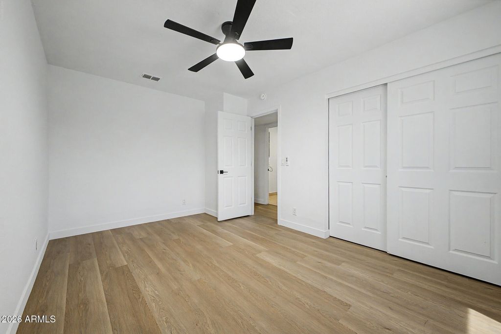 Image 23 of property listing at 4021 E AMBERWOOD Drive, Phoenix, AZ 85048