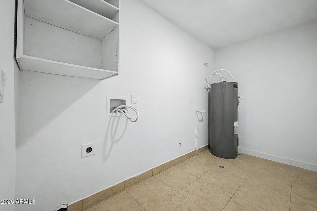 Image 26 of property listing at 4021 E AMBERWOOD Drive, Phoenix, AZ 85048