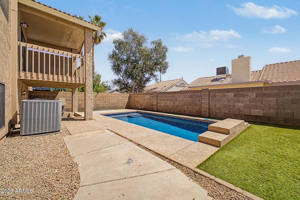 Image 36 of property listing at 4021 E AMBERWOOD Drive, Phoenix, AZ 85048