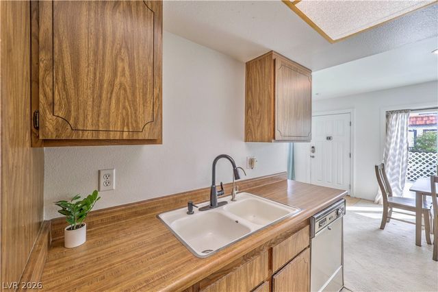 1101 Willow Tree Drive D, Las Vegas, NV 89128