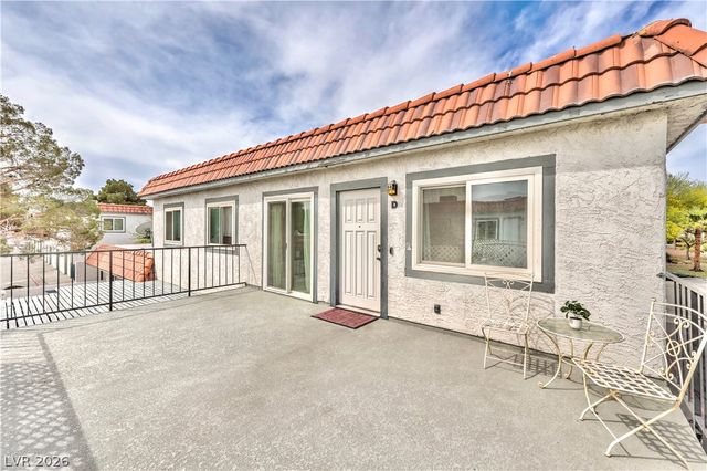 1101 Willow Tree Drive D, Las Vegas, NV 89128