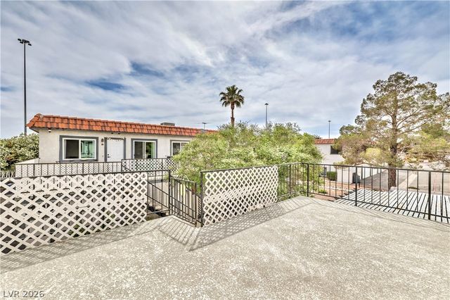 1101 Willow Tree Drive D, Las Vegas, NV 89128