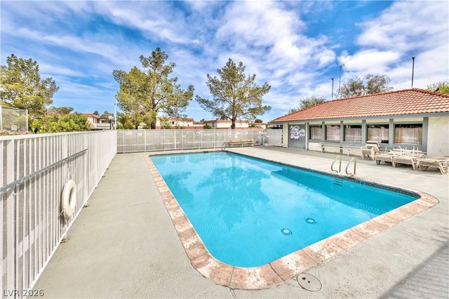1101 Willow Tree Drive D, Las Vegas, NV 89128