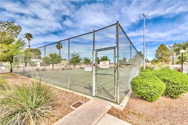 1101 Willow Tree Drive D, Las Vegas, NV 89128