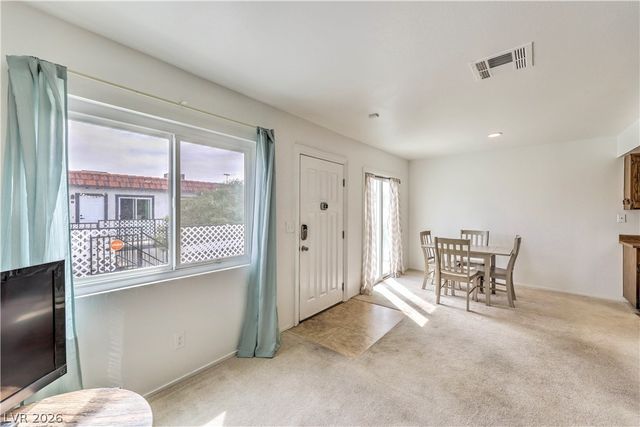 1101 Willow Tree Drive D, Las Vegas, NV 89128