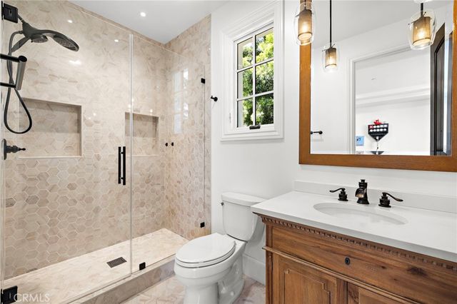 9 Broken Arrow, Ladera Ranch, CA 92694