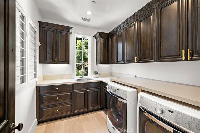 9 Broken Arrow, Ladera Ranch, CA 92694