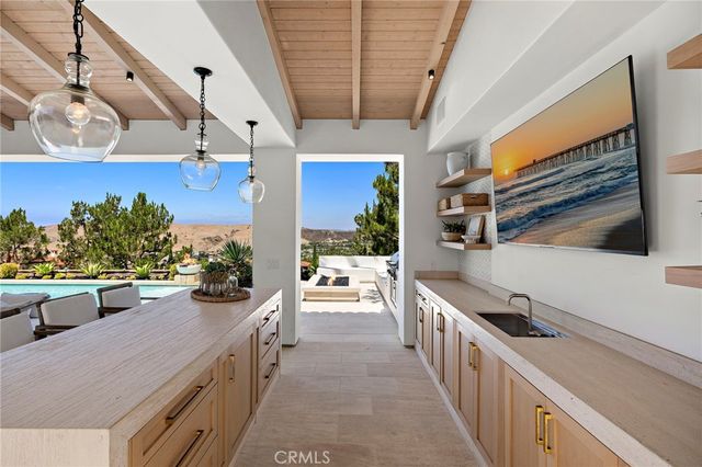 9 Broken Arrow, Ladera Ranch, CA 92694