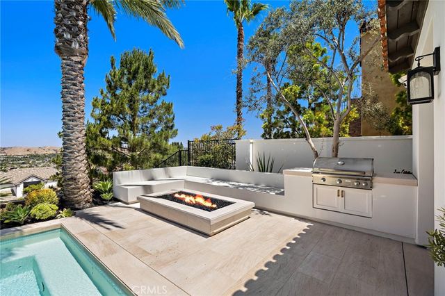 9 Broken Arrow, Ladera Ranch, CA 92694