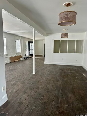 3016 S PRESA ST, San Antonio, TX 78210