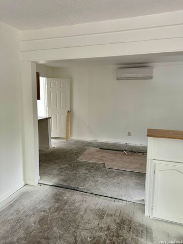 3016 S PRESA ST, San Antonio, TX 78210