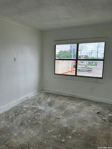 3016 S PRESA ST, San Antonio, TX 78210
