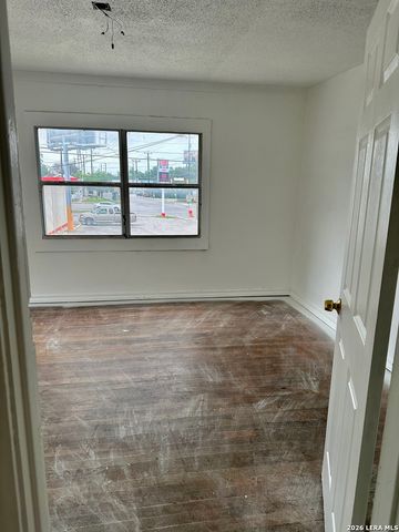 3016 S PRESA ST, San Antonio, TX 78210