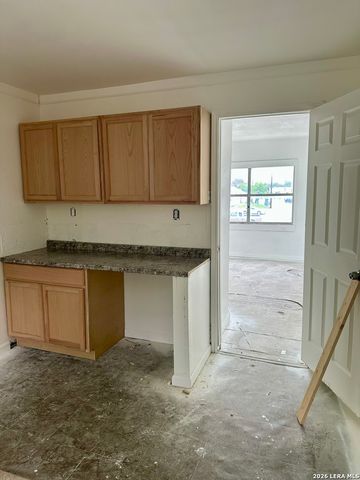 3016 S PRESA ST, San Antonio, TX 78210