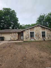 8635 PAINTED TEEPEE ST, San Antonio, TX 78242