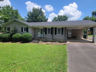 1202 Parker Dr, Pulaski, TN 38478
