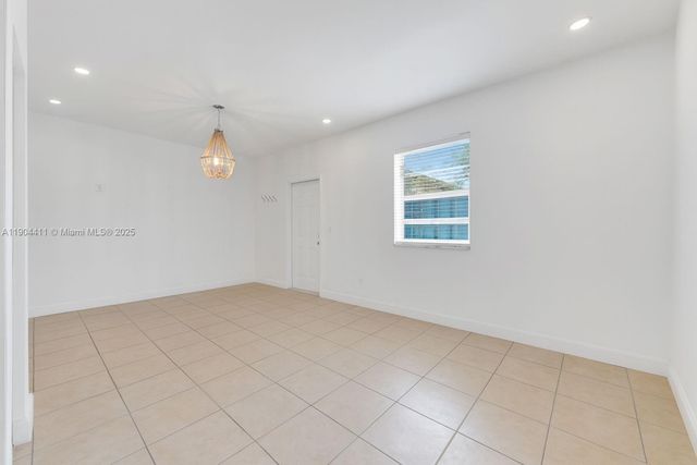 1639 Hayes St, Hollywood, FL 33020