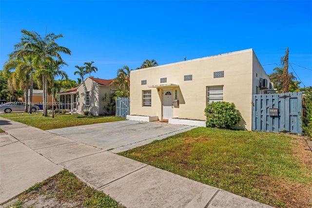 1639 Hayes St, Hollywood, FL 33020