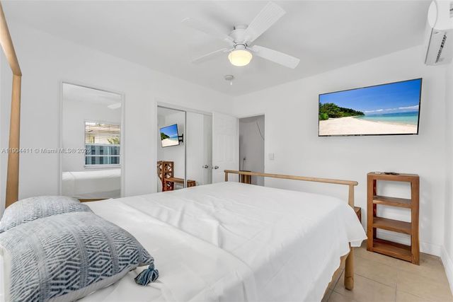 1639 Hayes St, Hollywood, FL 33020