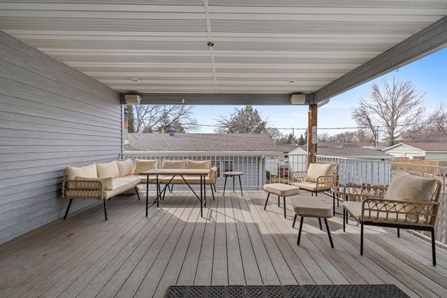 1624 1st St SE, Minot, ND 58701