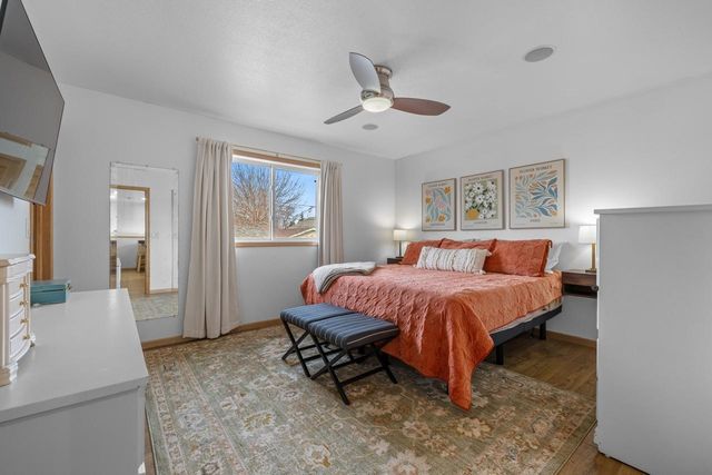 1624 1st St SE, Minot, ND 58701