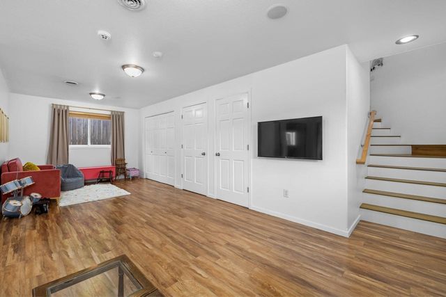 1624 1st St SE, Minot, ND 58701