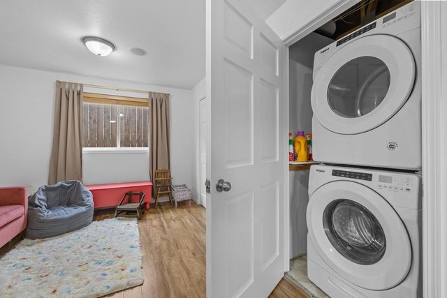 1624 1st St SE, Minot, ND 58701