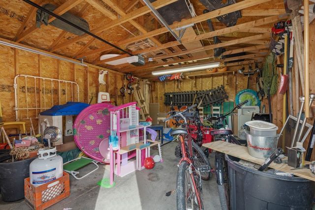 1624 1st St SE, Minot, ND 58701