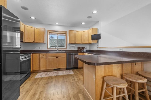 1624 1st St SE, Minot, ND 58701