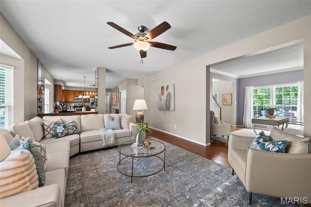 876 Emerald Place Drive, St Charles, MO 63304
