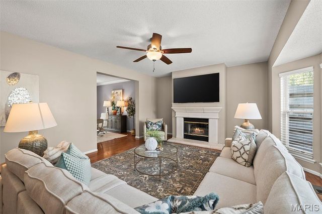 876 Emerald Place Drive, St Charles, MO 63304