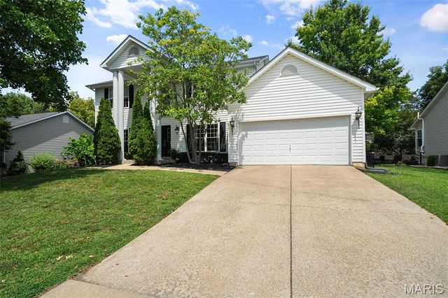 876 Emerald Place Drive, St Charles, MO 63304