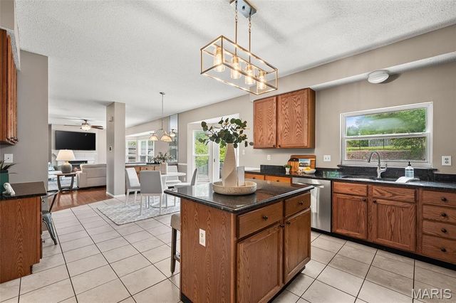 876 Emerald Place Drive, St Charles, MO 63304