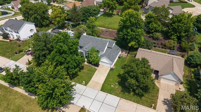 876 Emerald Place Drive, St Charles, MO 63304