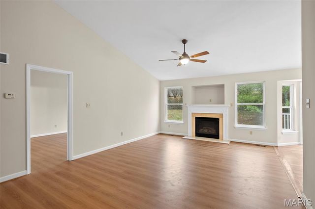 3206 Woodridge Center Parkway, Oakville, MO 63129