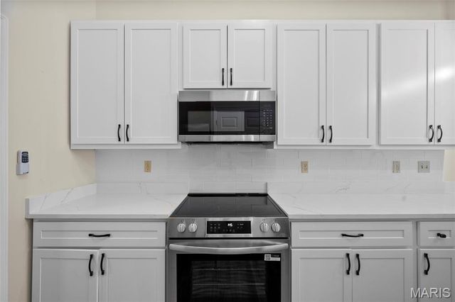 3206 Woodridge Center Parkway, Oakville, MO 63129