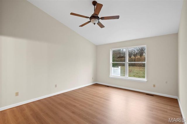 3206 Woodridge Center Parkway, Oakville, MO 63129