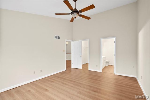 3206 Woodridge Center Parkway, Oakville, MO 63129